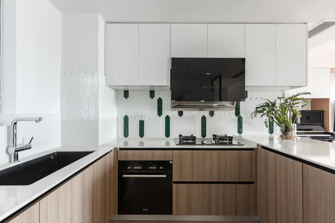 现代原木风格室内设计家装案例-厨房 现代原木风格室内设计家装案例-厨房